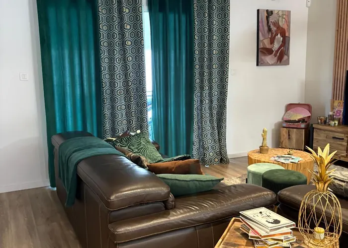 Avec Piscine Villa *