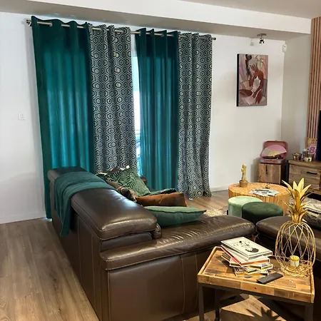 Avec Piscine Villa *